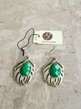 Stony Drop Leaf Motif Fashion Earrings